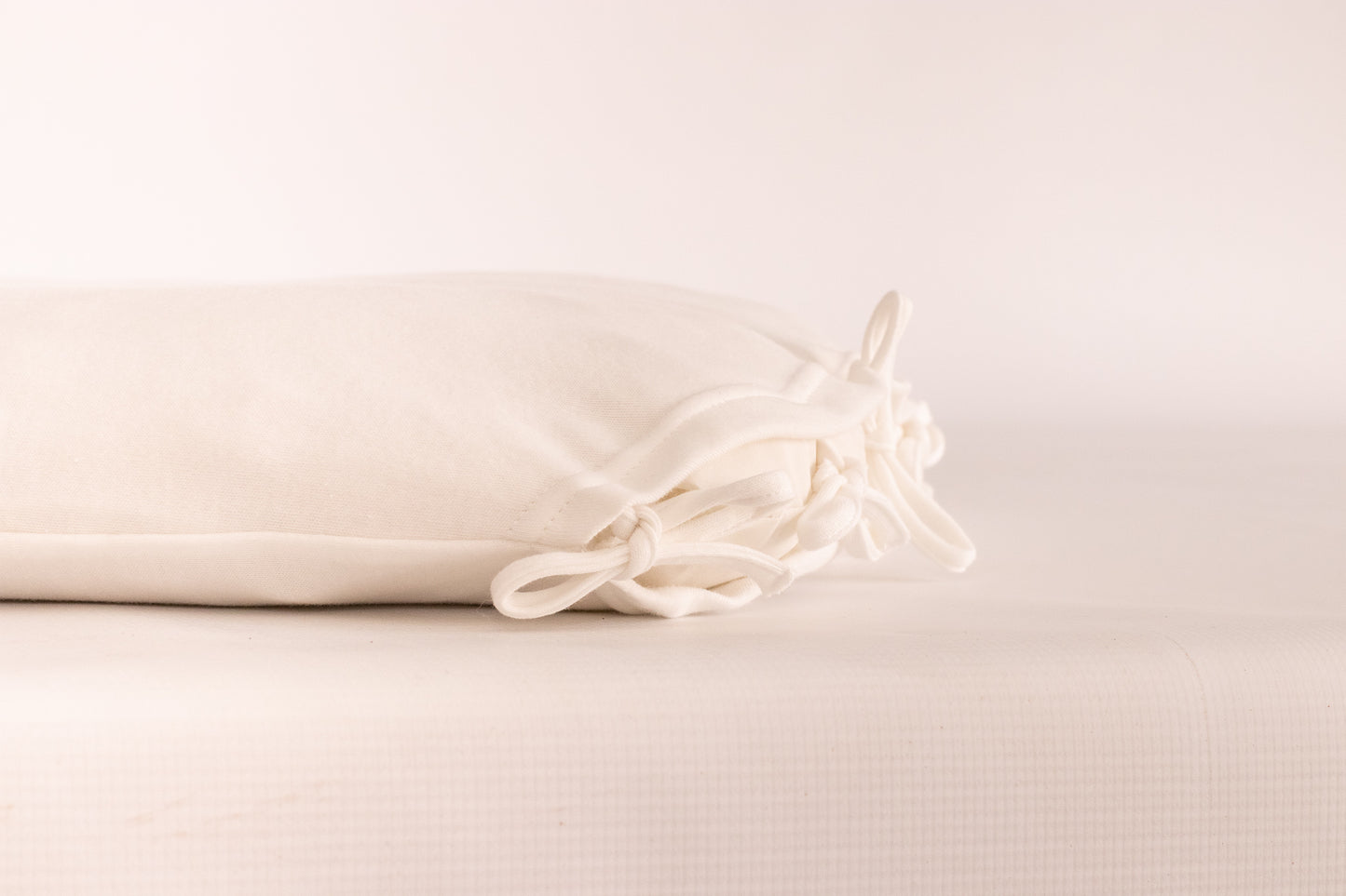 Merino Wool Nesting Pod 3-in-1 with Milky White covers